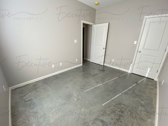 Building Photo - South LC - 3BR/2BA with Carport & Custom Features