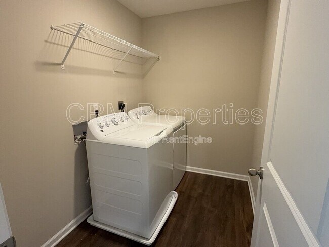 Building Photo - 8862 Blackburn St