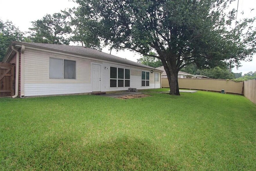 Building Photo - 22715 Bridgewater Dr