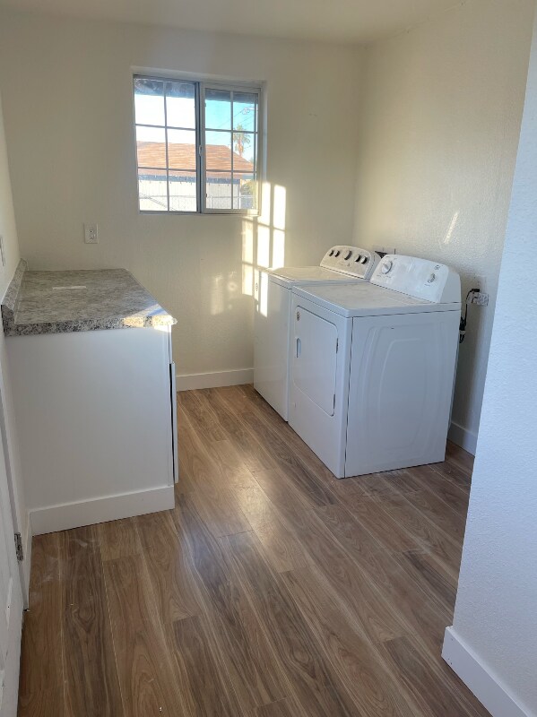 Building Photo - 542 E Barnard St