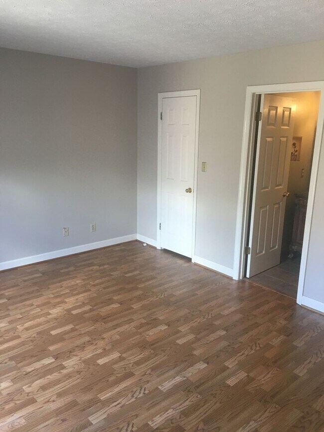 Building Photo - Nice 2/2 Home in West Rome $1095