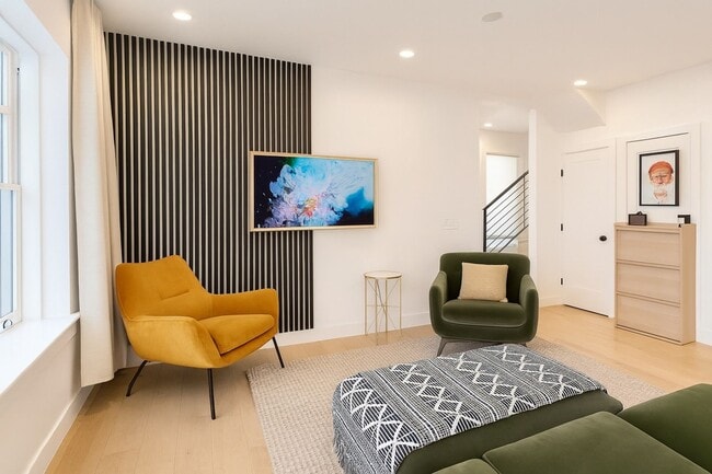 Building Photo - Modern Living in the heart of SLC