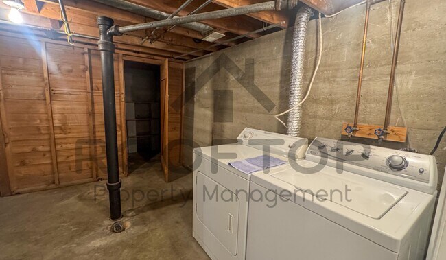 Building Photo - 206 N 200 E