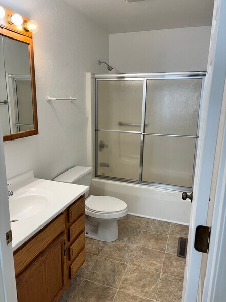 Building Photo - 34 EMS T14 Ln