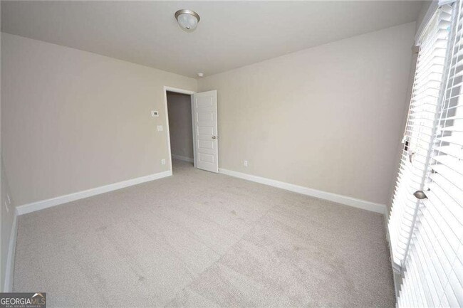 Building Photo - 2170 Manor Pointe Dr