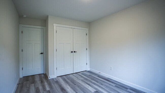 Building Photo - Brand-New Luxury 3BR Townhomes – First Mon...