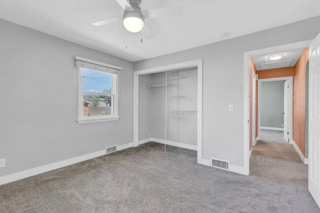 Building Photo - Kensington Avenue