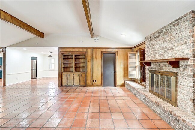 Building Photo - 5530 Tahoe Cir