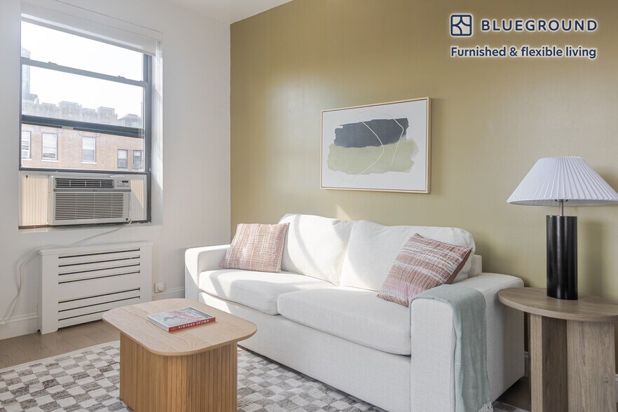 Building Photo - 915 West End Ave