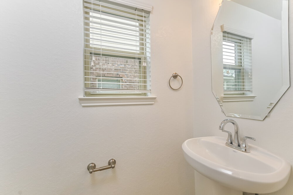 Building Photo - 5119 Gulf Stream Ln