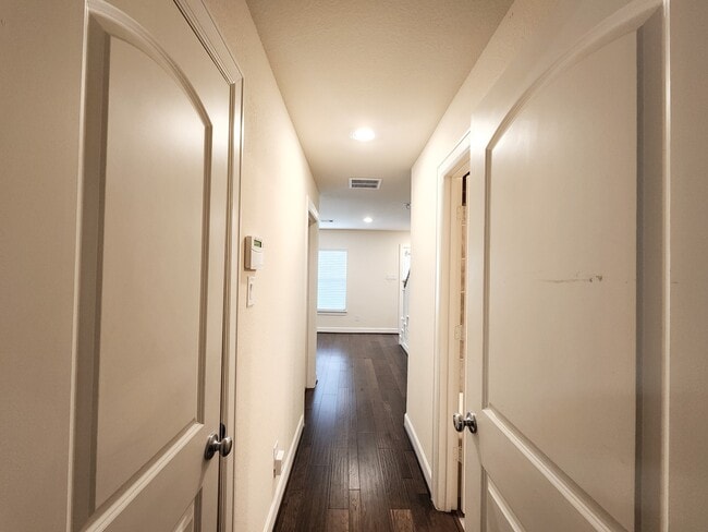 Building Photo - 10717 Madden Oaks Pl