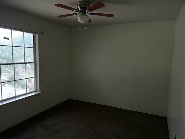 Building Photo - 5935 Sattler Park Dr