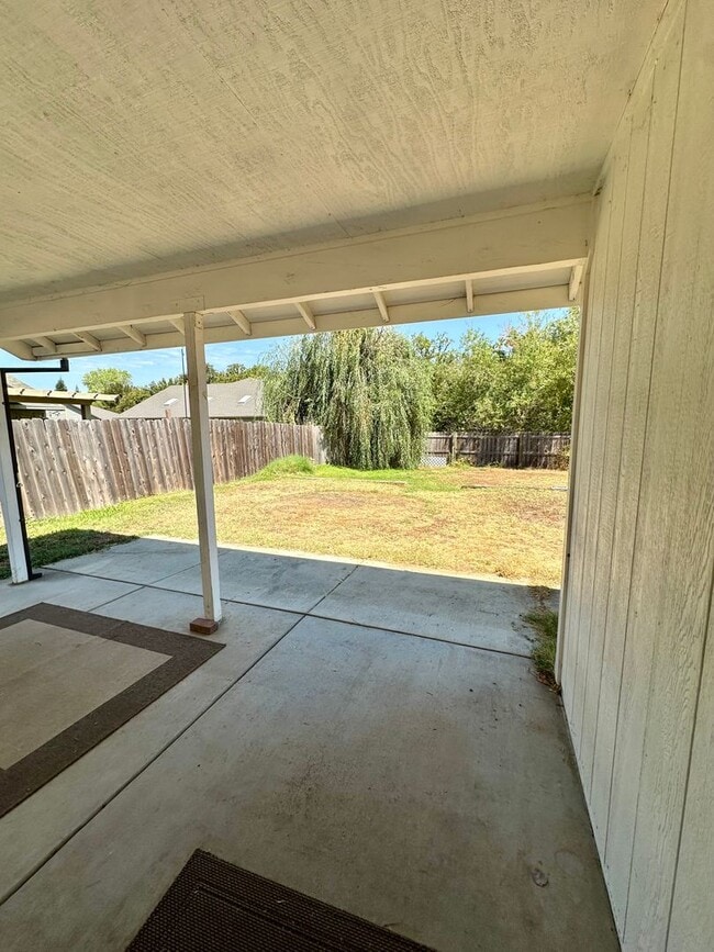 Building Photo - Well maintained 3 Bedroom Home in Willow G...