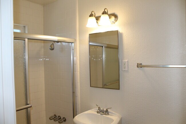 Bathroom - 4435 E Ocean Blvd