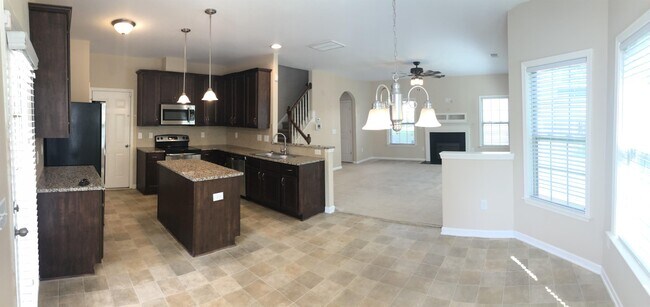 Building Photo - 12 Loyalist Rd