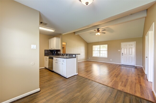 Building Photo - 6814 Manor Terrace Ln