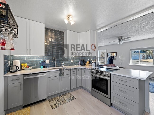 Building Photo - 1206 Ashford Dr