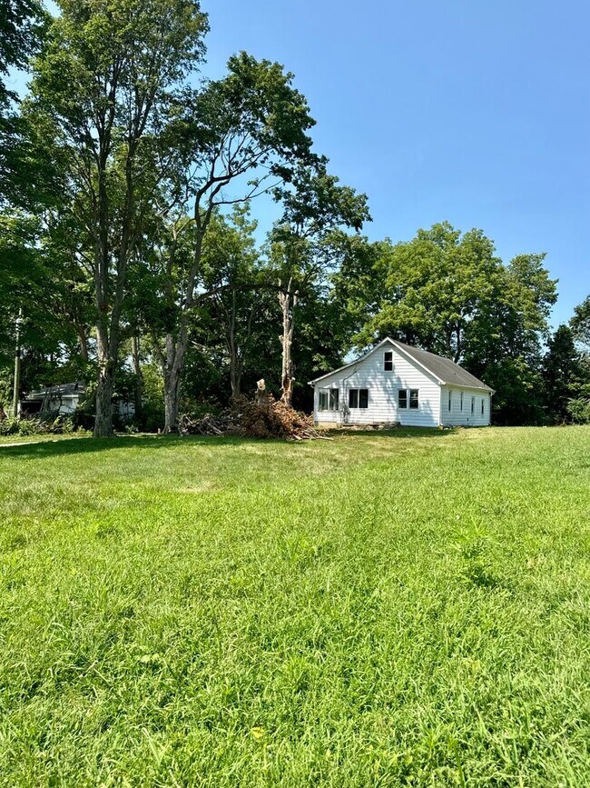 Building Photo - Beautifully Renovated Country Home on 2 Acres – Just Outside West Lafayette!