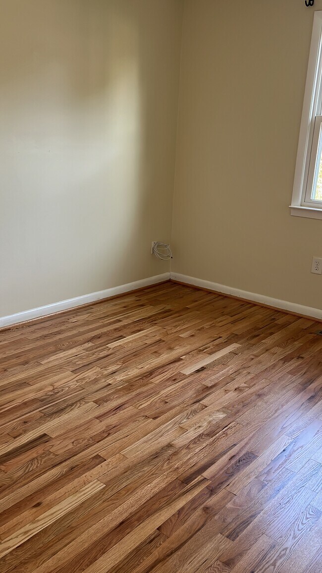 Building Photo - 2 Wimbledon Ln