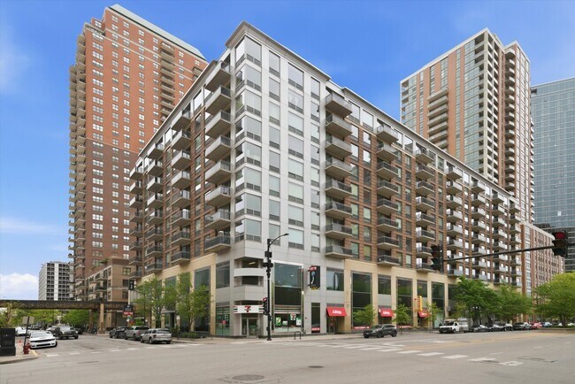 Building Photo - 1 E 8th St