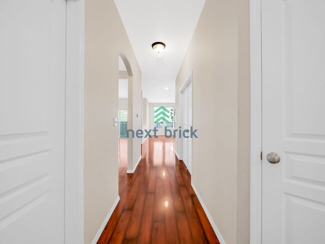 Building Photo - Charming 4 Bed 2.5 Bath for Rent!