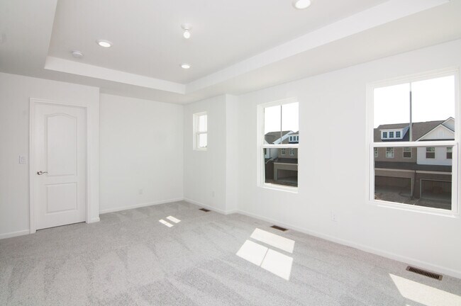 Building Photo - 5559 E Spaniel Dr