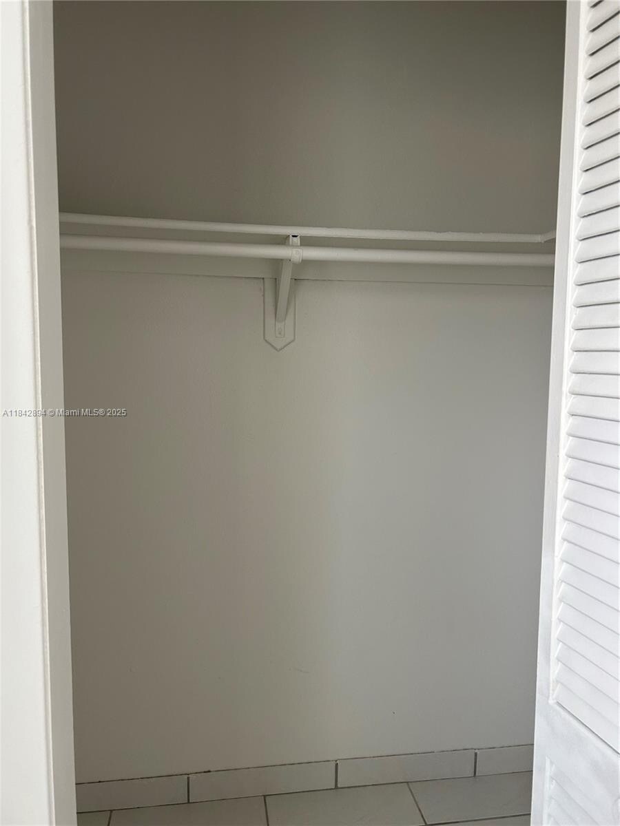 Building Photo - 955 SW 87th Ct
