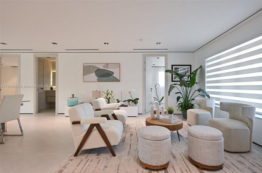 Building Photo - 2537 SE 10th Ct