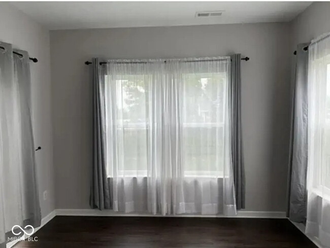 Building Photo - 2441 Shadowbrook Trce