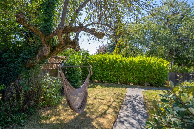 Building Photo - 4201 51st Ave S