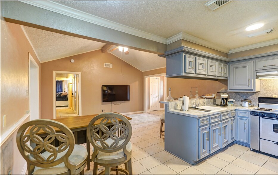 Kitchenette view of living area - 518 Westshire Dr