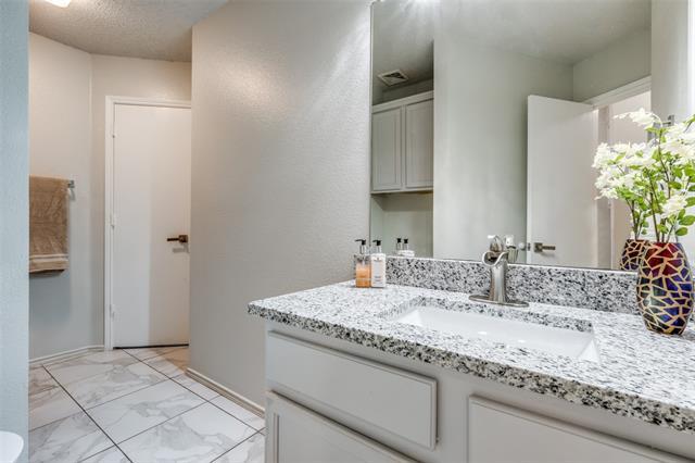 Building Photo - 7104 Sunburst Trail