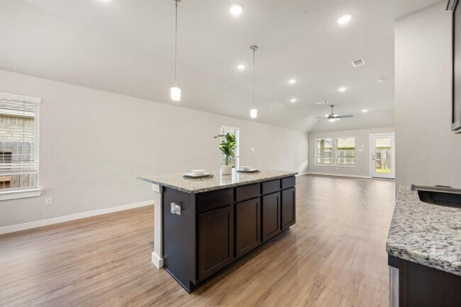 Building Photo - 21618 Coral Mist Dr