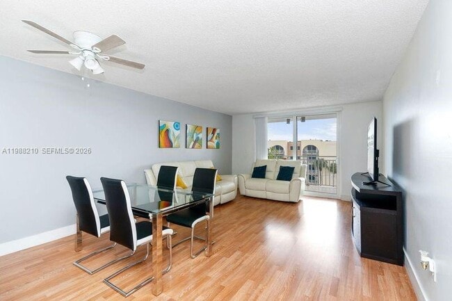 Building Photo - 6960 Miami Gardens Dr