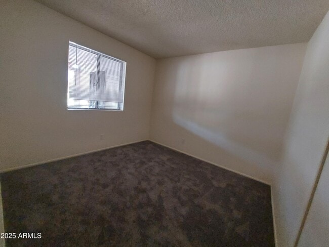Building Photo - 4939 E Evergreen Dr