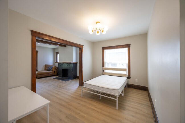 Building Photo - 1496 E 107th St