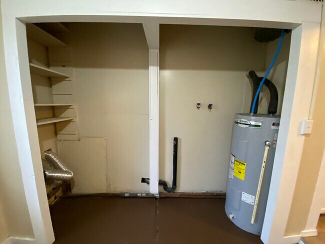 Building Photo - 1617 N Adams St