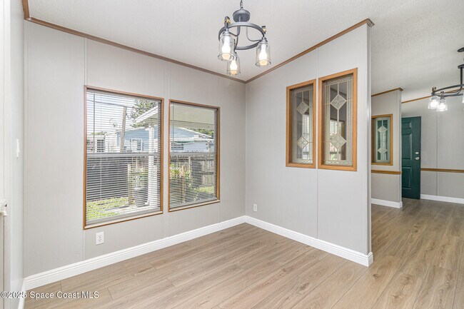 Building Photo - 4755 Cambridge Dr