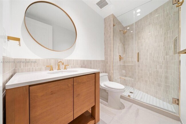 Building Photo - 1111 Crandon Blvd