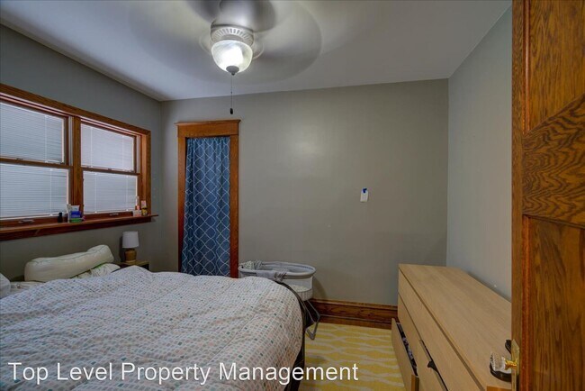 Building Photo - 2 br, 1 bath House - 411 S Orchard St.