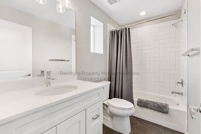 Building Photo - Stunning 3 Bedroom House in Hannah Ridge