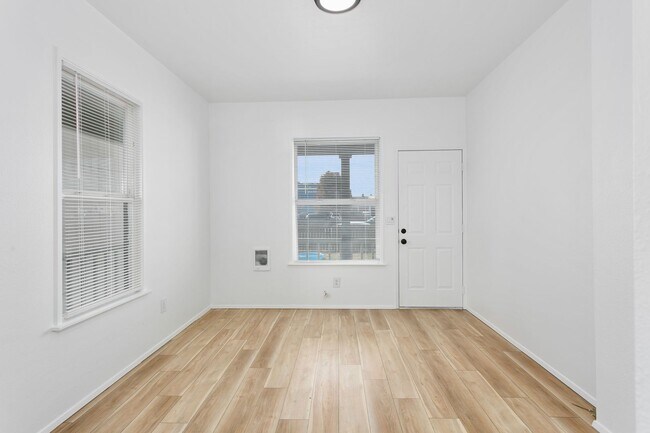 Building Photo - 5413 S Puget Sound Ave