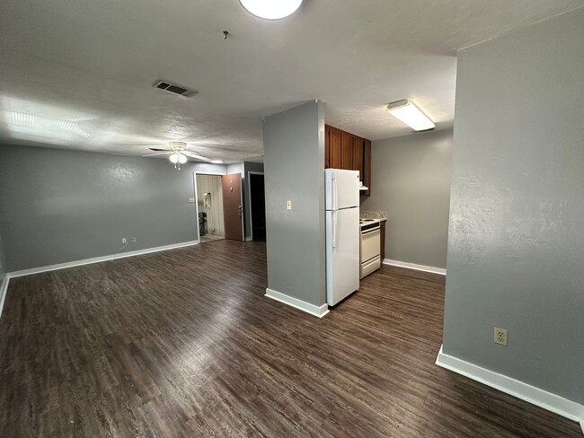 Building Photo - YK- CHIC 599