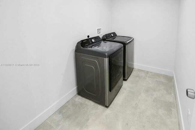 Building Photo - 1612 NE 16th Ave