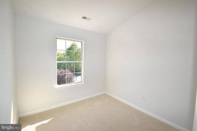 Building Photo - 13510 Nickleback Ct