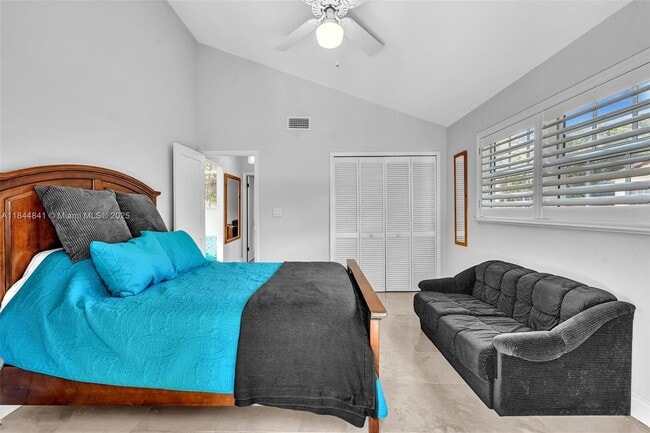 Building Photo - 2516 San Domingo St