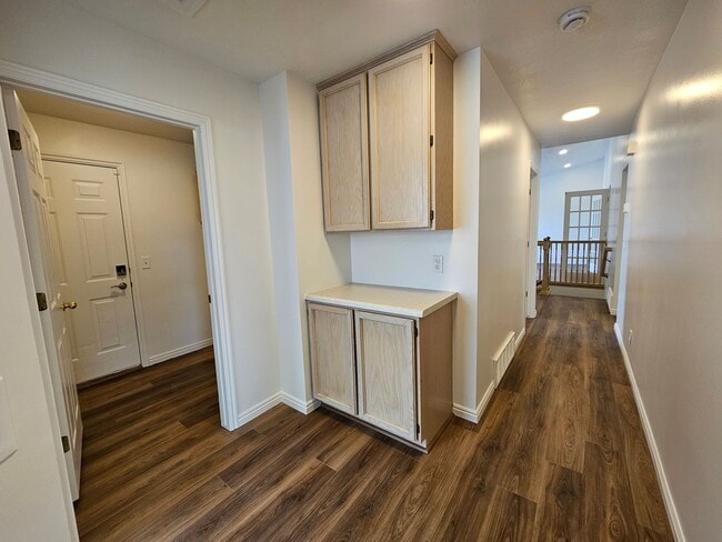 Building Photo - Beautifully Remodeled 4 Bed / 2 Bath Home in Stansbury Park