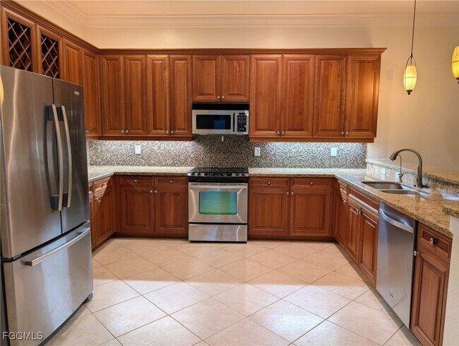 Building Photo - 8917 Greenwich Hills Way