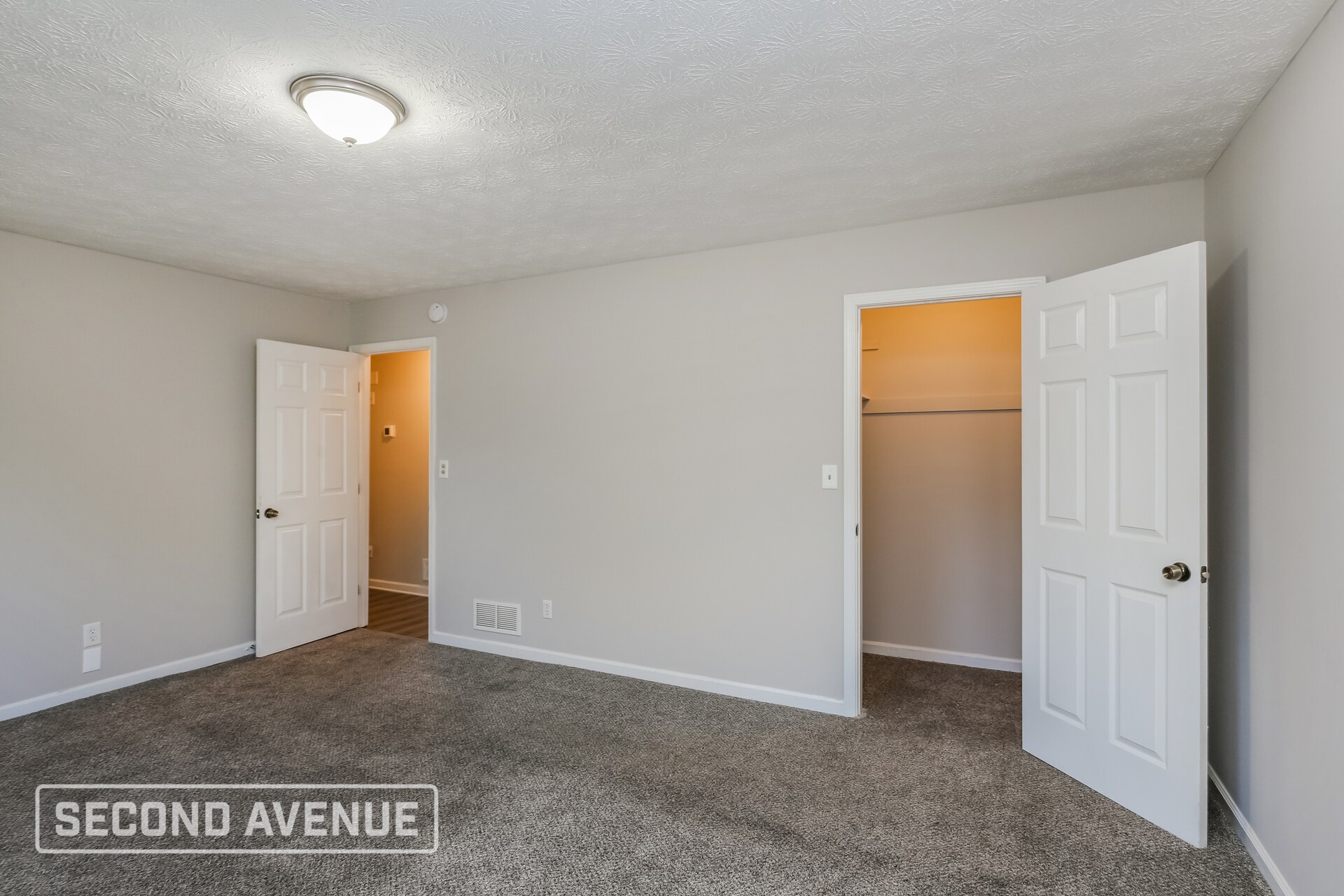 Building Photo - 6290 Silver Spur Dr