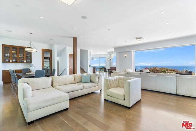 Building Photo - 200 Arno Way